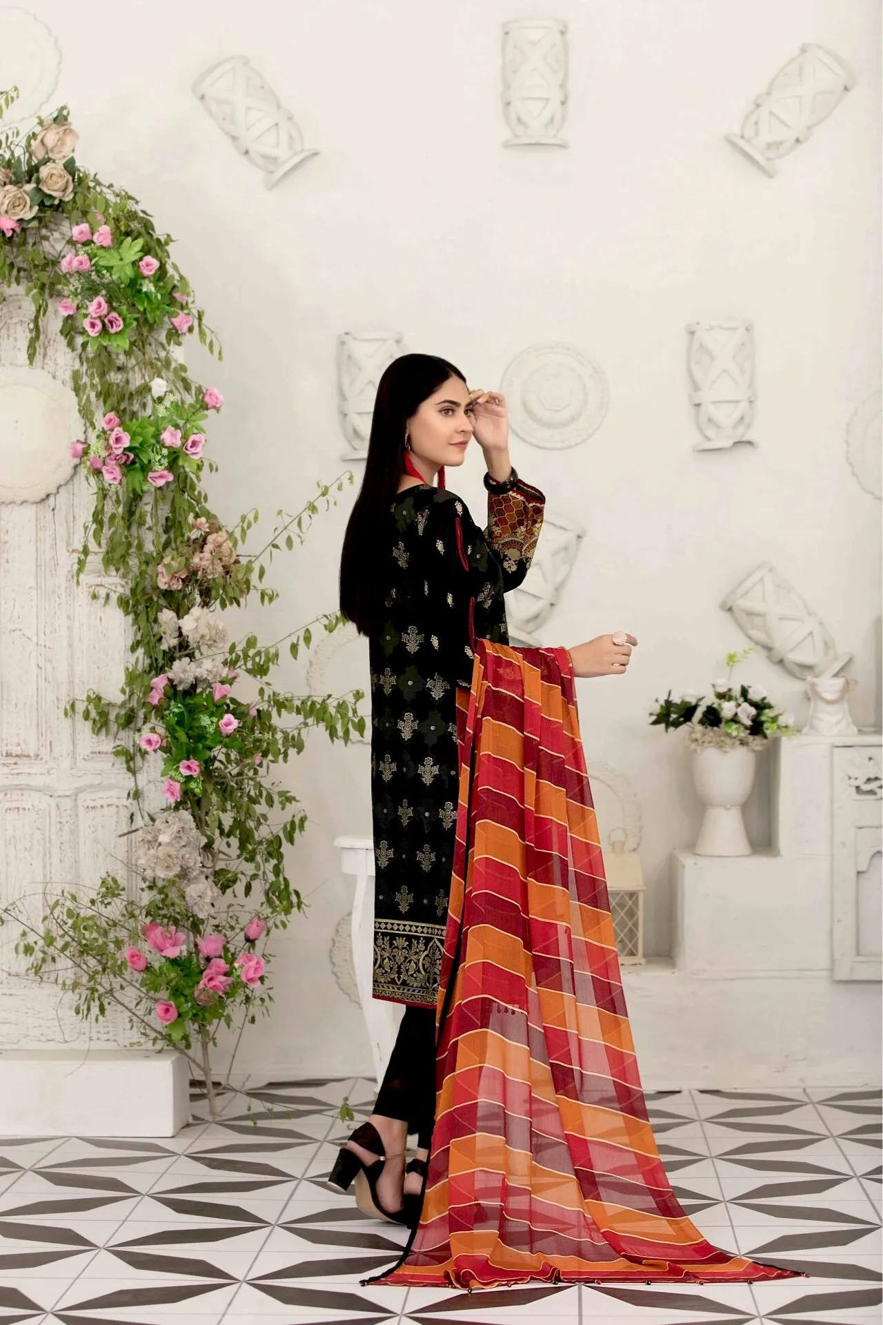 Raqami Lawn Collection by Tawakkal Fabrics – D-1618